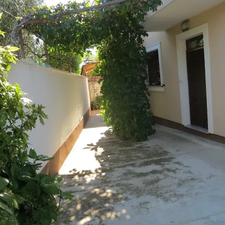 Milena Penzion Biograd Na Moru