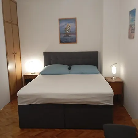 Milena Biograd Na Moru
